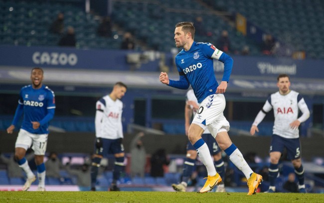 变成球队的 变成球队的